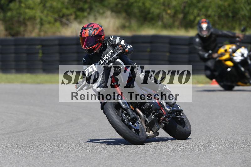 /Archiv-2025/48 25.08.2025 Cornu Master School ADR/gruen-vert/71